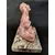 Foto de um(a) Escultura Cristal Woman Anos 90, da categoria de Escultura. Escultura feminina em resina com pátina terracota com um cristal nas mãos, base em granito, década de 1990. A: 15 cm / L:... Mostrado de uma perspectiva diferente. Vendido no marketplace Trésors.