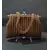 Foto de um(a) Bolsa Miçangas Âmbar Anos 60, da categoria de Bolsas. Bolsa com fecho metálico com missangão trabalhado na cor âmbar trabalhado, alça também em missangão, década de 1960. A: 15... Mostrado de uma perspectiva diferente. Vendido no marketplace Trésors.
