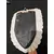 Foto de um(a) Máscara Indigena Confeccionada com Escamas de Pirarucu, Dentes de Piranhas e Sementes, Déc 1980, da categoria de Escultura. Arte indígena: máscara confeccionada com escamas de pirarucu, dentes de piranhas e sementes. Década de 1980. 34cm de altura... Mostrado de uma perspectiva diferente. Vendido no marketplace Trésors.