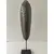 Foto de um(a) Escultura Africana Anos 90, da categoria de Escultura. Escultura em terracota em pátina bronze oxidada, base ebanizada e haste de metal, década de 1990 peça única pelo designer... Mostrado de uma perspectiva diferente. Vendido no marketplace Trésors.