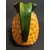 Foto de um(a) Jarra Pineapple Anos 80, da categoria de Garrafas, potes e jarros. Jarra abacaxi em cerâmica vitrificada e policromada, década de 1980 procedência asiática.A: 16,5cm D: 11cm Peso: 680g. Mostrado de uma perspectiva diferente. Vendido no marketplace Trésors.