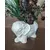Foto de um(a) Cachepô Elefante Anos 90, da categoria de Cachepot. Cachepô formato de elefante em porcelana craquelada na cor branca, década de 1990. A: 12,5 cm / L: 20cm / P: 12 cmPeso: 704g. Mostrado de uma perspectiva diferente. Vendido no marketplace Trésors.