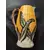 Foto de um(a) Jarra Milho Anos 40, da categoria de Garrafas, potes e jarros. Jarra milho em cerâmica policromada e vitrificada, década de 1940 A: 22cm D: 12cm Peso: 675g. Mostrado de uma perspectiva diferente. Vendido no marketplace Trésors.