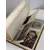 Foto de um(a) Livro capa dura em português - Picasso - 1981, da categoria de Livros. Livro capa dura em português, de 1981, muito ilustrado a cores, sobre as obras de Picasso. Marcas do tempo e uso. 150... Mostrado de uma perspectiva diferente. Vendido no marketplace Trésors.