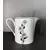 Foto de um(a) Cremeira Floral, Porcelana Real, Década de 1980, da categoria de Cremeiras. Cremeira em porcelana branca com motivo floral na cor preta e filete em prata, marca porcelana real, década de 1980. A: 9... Mostrado de uma perspectiva diferente. Vendido no marketplace Trésors.