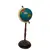 Foto de um(a) Globo Madeira e Latão, da categoria de Globos. Globo terrestre com base em madeira torneada e latão, haste dourada. Peso: 330g A: 44 cm D globo: 13cm D base: 16 cm. Vendido no marketplace Trésors.