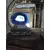 Foto de um(a) Luminária Ágata Azul, da categoria de Abajures. Luminária de mesa feita com troféu dos anos 1980 com lâmina de ágata, borda folhada a ouro e base de madeira com soquete e... Mostrado de uma perspectiva diferente. Vendido no marketplace Trésors.