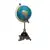 Foto de um(a) Globo Latão, da categoria de Globos. Globo terrestre com base em latão e madeira Peso: 790g A: 33 cm D: 13cm. Vendido no marketplace Trésors.