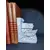 Foto de um(a) Par de Porta Livros Arca de Noé, Década de 2000, da categoria de Apoio para livros. Par de porta livros arca de noé, em resina com pátina provençal, década de 2000 peça única pelo designer marcelus ribas. A:... Mostrado de uma perspectiva diferente. Vendido no marketplace Trésors.