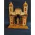 Foto de um(a) Oratório de Mesa Nossa Senhora Das Graças, Minas Gerais, Década de 1990, da categoria de Objetos religiosos e espirituais. Oratório de mesa em gesso policromado e com imagem da n. S. Das graças em resina policromada. Fachada de uma igreja barroca... Mostrado de uma perspectiva diferente. Vendido no marketplace Trésors.