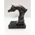 Foto de um(a) Escultura Equina Garanhão em Resina Italiana, Anos 2000, da categoria de Escultura. Escultura equina de garanhão premiado em resina italiana com acabamento em pátina bronze oxidado e base em madeira... Mostrado de uma perspectiva diferente. Vendido no marketplace Trésors.