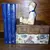 Foto de um(a) Holandês Porta Livros, Década de 1940, da categoria de Apoio para livros. Holandês porta livro em porcelana policromada, década de 1940. A: 10,5 cm / L: 8,5 cm / P: 6 cm peso: 154 g. Mostrado de uma perspectiva diferente. Vendido no marketplace Trésors.