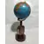Foto de um(a) Globo Náutico, da categoria de Globos. Globo terrestre de mesa tendo um moitão roldana como base peça única pelo designer marcelus ribas A: 35 cm D globo: 13 cm D... Mostrado de uma perspectiva diferente. Vendido no marketplace Trésors.