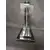 Foto de um(a) Escultura Glass, da categoria de Escultura. Escultura usando vidro 8mm como moldura e espelho na base para um elemento fundido em alumínio fundido, fechando com uma... Mostrado de uma perspectiva diferente. Vendido no marketplace Trésors.