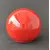 Foto de um(a) Esfera Red Anos 90, da categoria de Outros objetos decorativos. Esfera em cerâmica na cor vermelha, década de 1990.Diametro: 13 cm / peso 378 g Suporte em latão com banho de níquel:... Mostrado de uma perspectiva diferente. Vendido no marketplace Trésors.