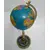 Foto de um(a) Globo Rosa Dos Ventos, da categoria de Globos. Globo terrestre rosa dos ventos: base em latão e madeira dourada torneada e rosa dos ventos como inspiração. peça única pelo... Mostrado de uma perspectiva diferente. Vendido no marketplace Trésors.