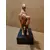 Foto de um(a) Escultura Equina, da categoria de Escultura. Escultura equina em técnica mista com pátina terracota e base em madeira ebanizada. Peça única pelo artista marcelus ribas... Mostrado de uma perspectiva diferente. Vendido no marketplace Trésors.