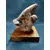 Foto de um(a) Escultura Pombo em Terracota e Madeira, Década de 1980, da categoria de Escultura. Escultura de um pombo em terracota com pátina envelhecida e base em madeira de cedro. Peça única, assinada mas ilegível,... Mostrado de uma perspectiva diferente. Vendido no marketplace Trésors.