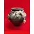 Foto de um(a) Vaso Leões em Terracota, da categoria de Vasos. Vaso em terracota ebanizado e envelhecido. Dois leões em latão nas laterais e uma corda de algodão completa a peça com seu... Mostrado de uma perspectiva diferente. Vendido no marketplace Trésors.