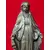 Foto de um(a) Imagem Nossa Senhora Das Graças, Feito Na Alemanha, Década de 1930, da categoria de Objetos religiosos e espirituais. Imagem da nossa senhora das graças em antimônio com pátina bronze, base em madeira ebanizada e pezinhos em latão. Feito na... Mostrado de uma perspectiva diferente. Vendido no marketplace Trésors.