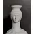 Foto de um(a) Ânfora Grega Biscuit, Origem Grega, Década de 1970, da categoria de Vasos. Ânfora grega de biscuit em relevo e gargalo com imagem de uma grega. Bojo com policromia em relevo de um servo dando água a... Mostrado de uma perspectiva diferente. Vendido no marketplace Trésors.