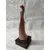Foto de um(a) Escultura Mulher em Movimento em Terracota e Madeira, Década de 1990, da categoria de Escultura. Escultura em terracota com base de madeira, representando uma mulher en novimento. Apresenta assinatura do artista, década... Mostrado de uma perspectiva diferente. Vendido no marketplace Trésors.