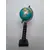 Foto de um(a) Globinho de Pisa, da categoria de Globos. Peça única pelo designer marcelus ribas. Torre de pisa global em metal patinado e bronze, com base em madeira ebanizada. ... Mostrado de uma perspectiva diferente. Vendido no marketplace Trésors.
