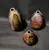 Foto de um(a) Garrafas em Terracota Esmaltada, Década de 1990, da categoria de Garrafas, potes e jarros. Combo de garrafas em terracota com queima de alta temperatura e manchas esmaltadas, tornando-as exclusivas, década de 1990 ... Mostrado de uma perspectiva diferente. Vendido no marketplace Trésors.