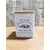 Foto de um(a) Latas Café, Biscoito e Açúcar, da categoria de Organizadores. Combo de latas para biscoito, açúcar e café. Com tampa também em metal com estampa estio madeira. A: 14 cm L: 10,5 P: 10,5... Mostrado de uma perspectiva diferente. Vendido no marketplace Trésors.
