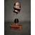 Foto de um(a) Fragmento Rosto Masculino, da categoria de Escultura. Fragmento de escultura de um rosto masculino em gesso com acabamento em bronze envelhecido e base em madeira e couro... Mostrado de uma perspectiva diferente. Vendido no marketplace Trésors.