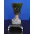 Foto de um(a) Escultura Nefertiti em resina anos 80, da categoria de Escultura. Escultura em resina policromada de Nefertiti com base em granito e pés em metal dourado, década de 1980 (a base é atual)... Mostrado de uma perspectiva diferente. Vendido no marketplace Trésors.