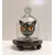 Foto de um(a) Escultura Cabeça Gato Egípcio, Peça Única, Década de 2000, da categoria de Escultura. Cabeça de gato egípcio com base dourada em relevo dentro de uma redoma com base em madeira ebanizada, década de 2000 peça... Mostrado de uma perspectiva diferente. Vendido no marketplace Trésors.