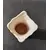 Foto de um(a) Vaso em Cerâmica Estilo Art Déco, Década de 1940, da categoria de Vasos. Vaso em cerâmica verde e amarela e pequenas alças, estilo art deco tardio lembrando folhas, anos 1940. Não apresenta marca... Mostrado de uma perspectiva diferente. Vendido no marketplace Trésors.