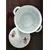 Foto de um(a) Sopeira Porcelana Branca Brasileira Srs, Década de 1970, da categoria de Terrinas de sopa. Sopeira em porcelana branca com motivo floral, 2 alças e abertura na tampa para a concha, característico dos anos 1970. Da... Mostrado de uma perspectiva diferente. Vendido no marketplace Trésors.