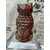 Foto de um(a) Coruja Porcelana Anos 50, da categoria de Modelos e estatuetas. Coruja em porcelana esmaltada, década de 1950 A: 12,7 cm L: 7,5 cm P: 5,6 cm Peso: 235 g. Mostrado de uma perspectiva diferente. Vendido no marketplace Trésors.