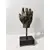 Foto de um(a) Escultura Mão, Década de 2000, da categoria de Escultura. Escultura de mão em resina com haste em latão e base em madeira ebanizada e apliques com pés em latão. Peça única pelo... Mostrado de uma perspectiva diferente. Vendido no marketplace Trésors.