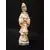 Foto de um(a) Escultura Japonesa Cerâmica 80'S, da categoria de Modelos e estatuetas. Escultura japonesa em cerâmica, década de 1980 A: 24 cm L: 7 cm P: 7 cm peso: 250 g. Mostrado de uma perspectiva diferente. Vendido no marketplace Trésors.