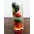 Foto de um(a) Pequena Gueixa Japonesa, Década de 1960, da categoria de Modelos e estatuetas. Pequena gueixa com seu quimono original dos anos 1960. Ainda com a embalagem. A: 12 cm / Diâmetro: 4,6 cm / Peso: 38 g. Mostrado de uma perspectiva diferente. Vendido no marketplace Trésors.