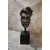 Foto de um(a) Busto Frida Kahlo 00'S, da categoria de Escultura. Busto Frida Kahlo em técnica mista com pátina bronze oxidado e envelhecida, base cubo em madeira ebanizada peça única... Mostrado de uma perspectiva diferente. Vendido no marketplace Trésors.