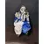 Foto de um(a) Pierrot em Porcelana, Década de 1970, da categoria de Bonecos de arte. Pierrot com cabeça e membros em porcelana, rosto pintado e roupa em cetim azul e branco, colarinho em tule com rendas e... Mostrado de uma perspectiva diferente. Vendido no marketplace Trésors.