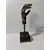 Foto de um(a) Escultura Mão, Década de 2000, da categoria de Escultura. Escultura de mão em resina com haste em latão e base em madeira ebanizada e apliques com pés em latão. Peça única pelo... Mostrado de uma perspectiva diferente. Vendido no marketplace Trésors.