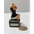 Foto de um(a) Caixinha de Porcelana Ursinho Marinheiro, Década de 1990, da categoria de Porta-Jóias. Porta joia em porcelana policromada, fecho em latão oxidado. Made in china, década de 1990 A: 7,5 cm L: 4,5 cm P: 3 cm ... Mostrado de uma perspectiva diferente. Vendido no marketplace Trésors.