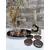 Foto de um(a) Bandeja com Porta Copos em Madeira com Policromia Floral, Década de 1940, da categoria de Bandejas. Bandeja de madeira com policromia em motivo floral e alças recortadas na madeira, acompanha 4 porta copos, também em madeira... Mostrado de uma perspectiva diferente. Vendido no marketplace Trésors.