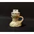 Foto de um(a) Palmatória Porcelana 40'S, da categoria de Castiçais. Palmatória em porcelana vitrificada na cor verde com arabescos em relevo, década de 1940.A: 7,5 cm / L: 8 cm / P: 5 cm peso:... Mostrado de uma perspectiva diferente. Vendido no marketplace Trésors.