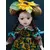 Foto de um(a) Boneca de Porcelana Girassol, Década de 1990, da categoria de Bonecas. Boneca de porcelana vestida de camponesa com chapéu de palha e girassol compondo com o vestido, década de 1990. Não tem... Mostrado de uma perspectiva diferente. Vendido no marketplace Trésors.