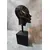 Foto de um(a) Busto Masculino 00'S, da categoria de Escultura. Busto masculino em técnica mista com pátina preta craquelada e base em madeira ebanizada, década de 2000 peça única pelo... Mostrado de uma perspectiva diferente. Vendido no marketplace Trésors.