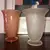 Foto de um(a) Antigo Par Vasos Satiné Art Deco Vidro Artístico Francês, da categoria de Vasos. Antigos e lindos vasos franceses em vidro artístico, ricamente moldado e prensando a ácido. Período Art Deco. Década de... Mostrado de uma perspectiva diferente. Vendido no marketplace Trésors.