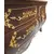 Foto de um(a) Balcão Buffet Bombê Antigo em Madeira Nobre com Marchetaria e Bronze, da categoria de Aparadores e Buffet. Excepcional Balcão Buffet Bombê com Rica Marchetaria e Bronze Uma obra-prima do mobiliário clássico, este balcão buffet une... Mostrado de uma perspectiva diferente. Vendido no marketplace Trésors.