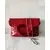 Foto de um(a) Bolsa Vintage Couro Vermelho, Década de 1970, da categoria de Outros colecionáveis. Bolsa vintage da década de 1970, em couro legítimo na cor vermelha. Com alça curta, mas podendo ser usada a tiracolo com... Mostrado de uma perspectiva diferente. Vendido no marketplace Trésors.