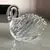 Foto de um(a) Antigo Vaso Bowl Escultura De Cisne Em Cristal, da categoria de Escultura. Linda peça em demi cristal, muito versátil e decorativa. Pode ser usada de diversas maneiras. Medidas 10x12cm. Mostrado de uma perspectiva diferente. Vendido no marketplace Trésors.